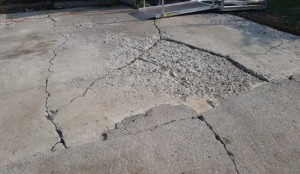 epoxy-stone-cracked-driveway-before    